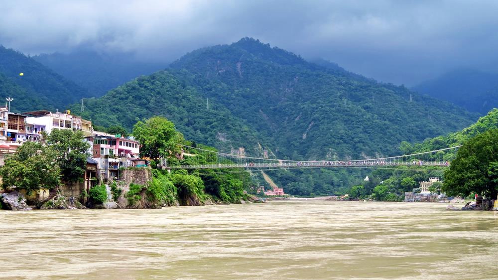 Lakshman Jhula, Ganges, Rishikesh, Indien